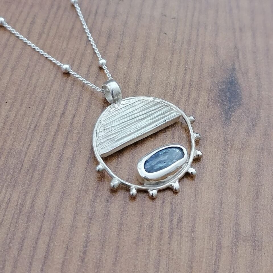 Kyanite Taşlı Gümüş Slice Kolye