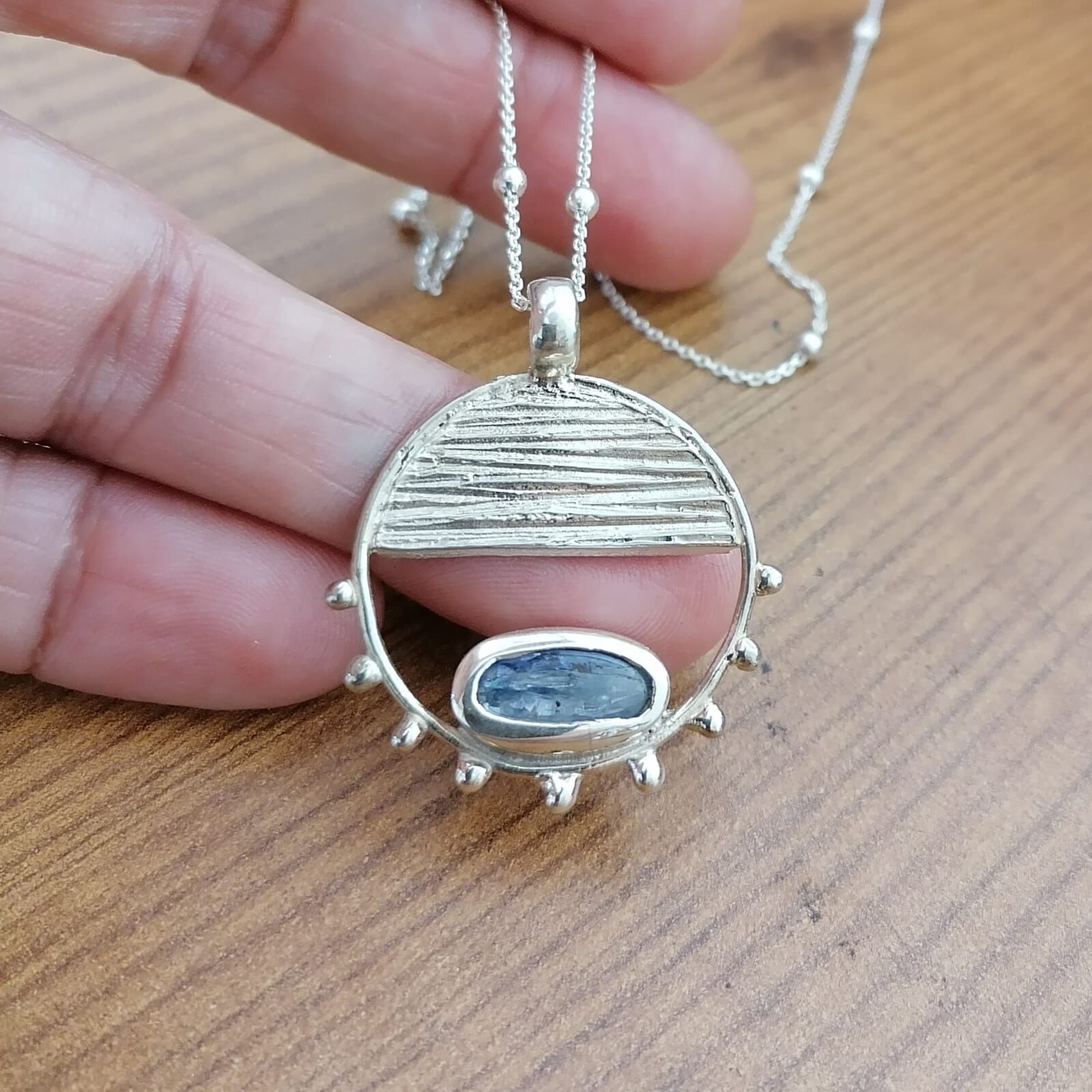 Kyanite Taşlı Gümüş Slice Kolye