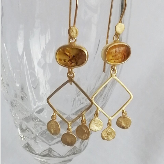 Kehribar Taşlı Gümüş Üzeri Altın Kaplama Küpe