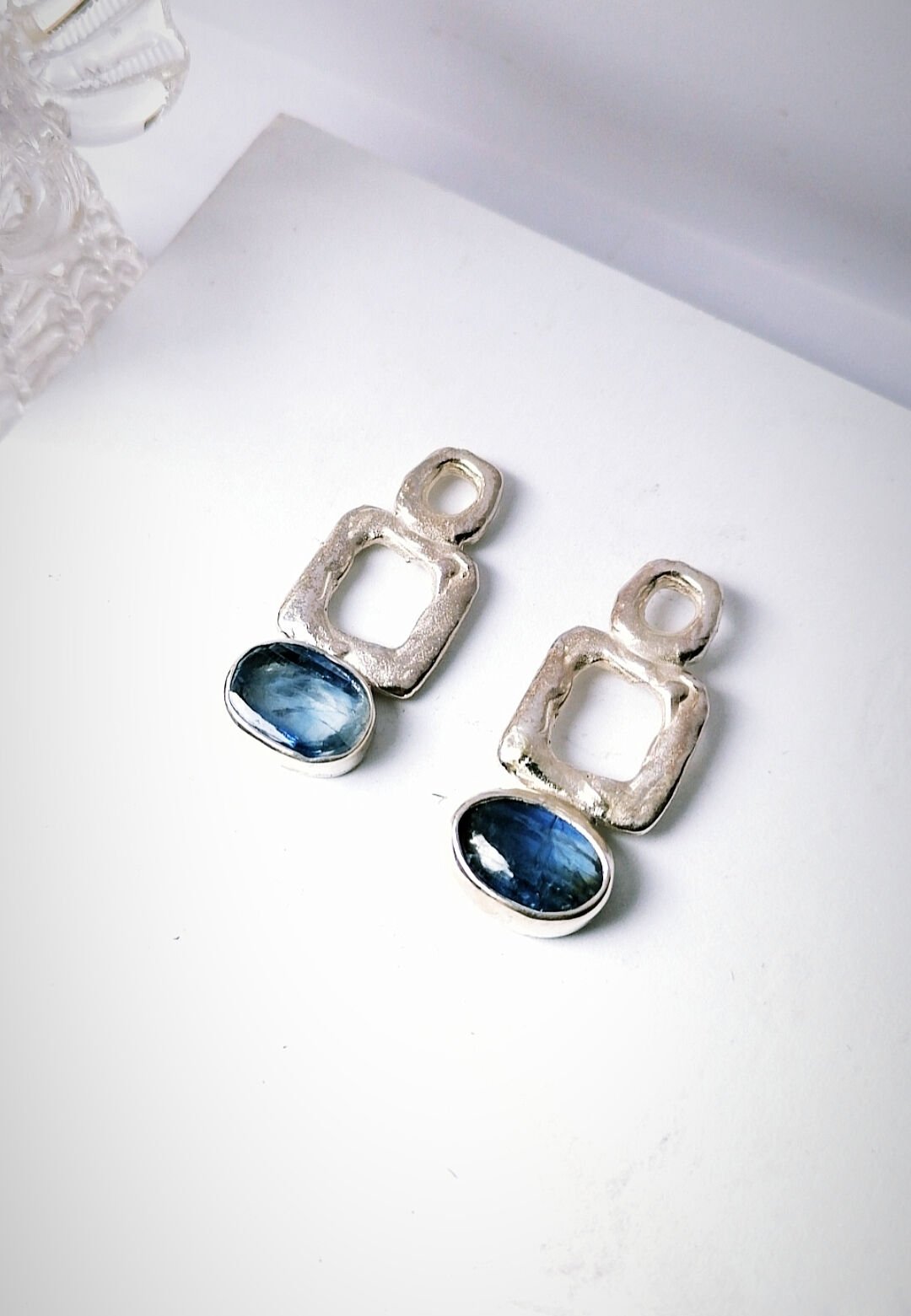 Kyanite Taşlı Gümüş Küpe