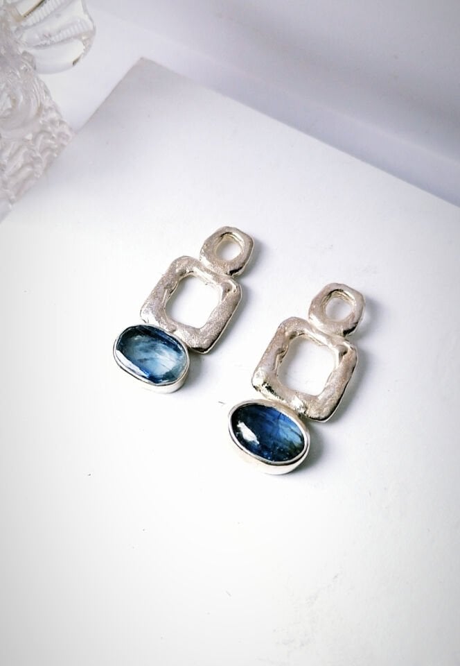 Kyanite Taşlı Gümüş Küpe