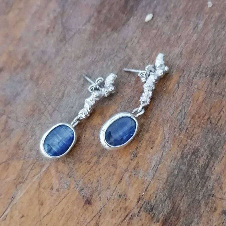 Kyanite Taşlı Uzun Bürümcük Gümüş Küpe