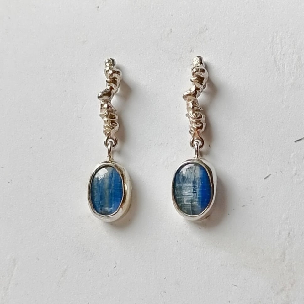 Kyanite Taşlı Uzun Bürümcük Gümüş Küpe