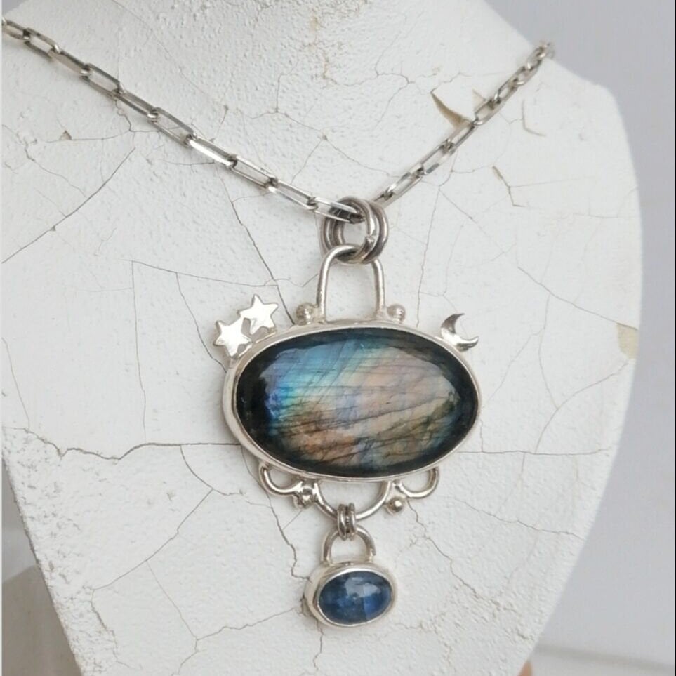 Labradorite ve Kyanite Taşlı Gümüş Gece Kolye