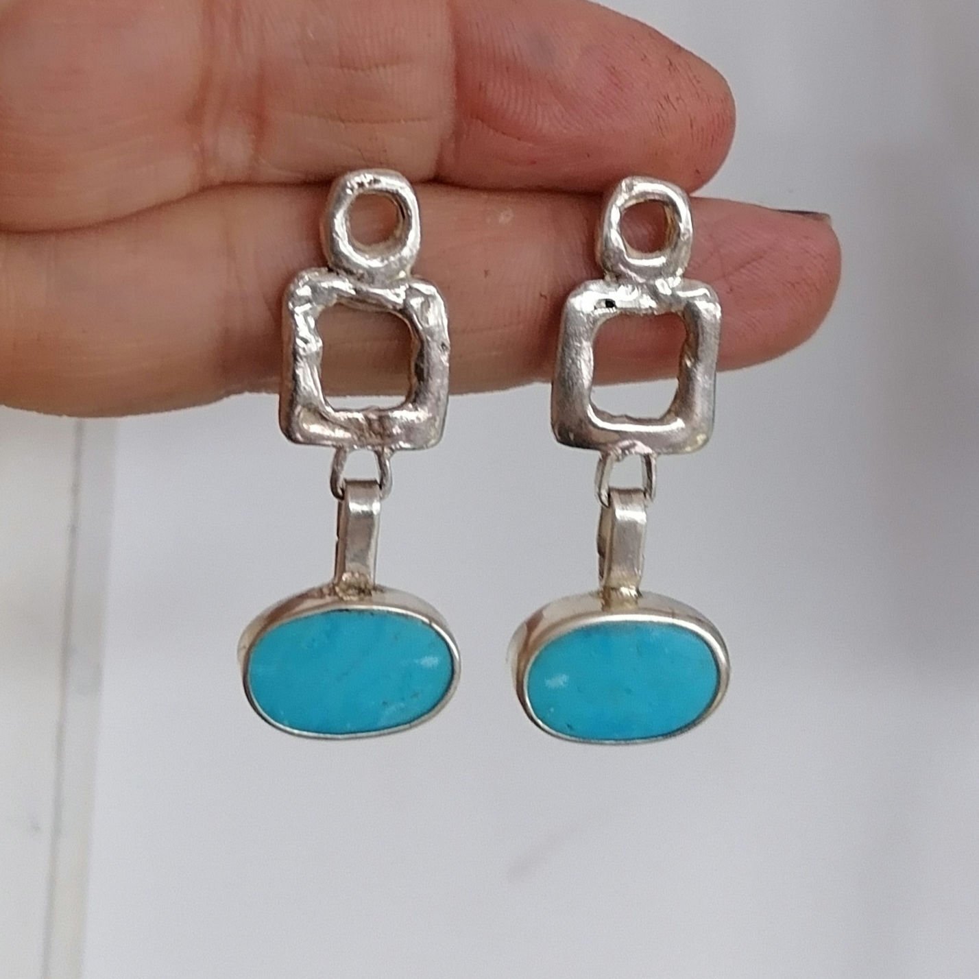 Turkuaz Taşlı Gümüş Küpe