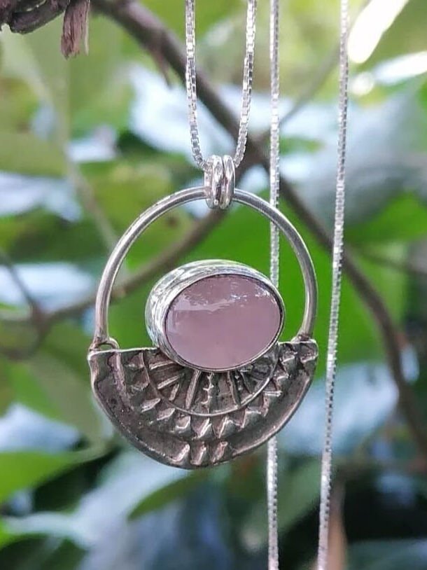 Rose Quartz Totem Kolye