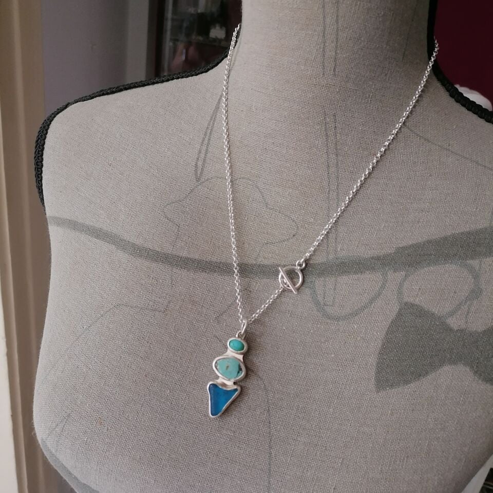 Turkuaz ve Deniz Camı Gümüş Kolye