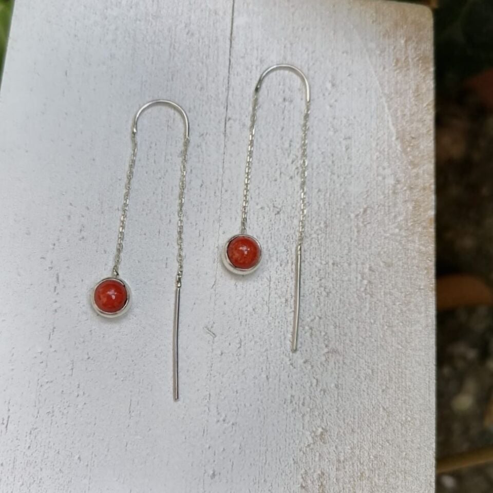 Mercan Taşlı Zincirli Gümüş Küpe