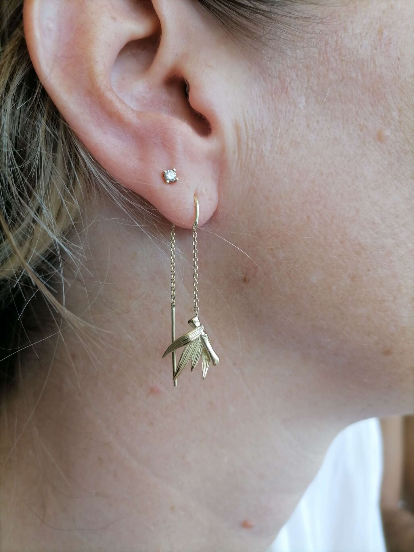 Bambu Yaprak Detaylı Altın Küpe