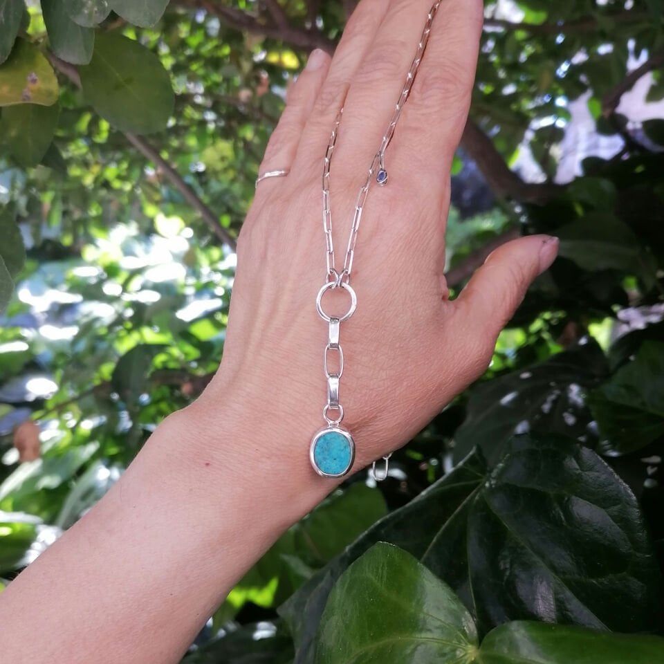 Turkuaz Taşlı Gümüş Halkalı Kolye