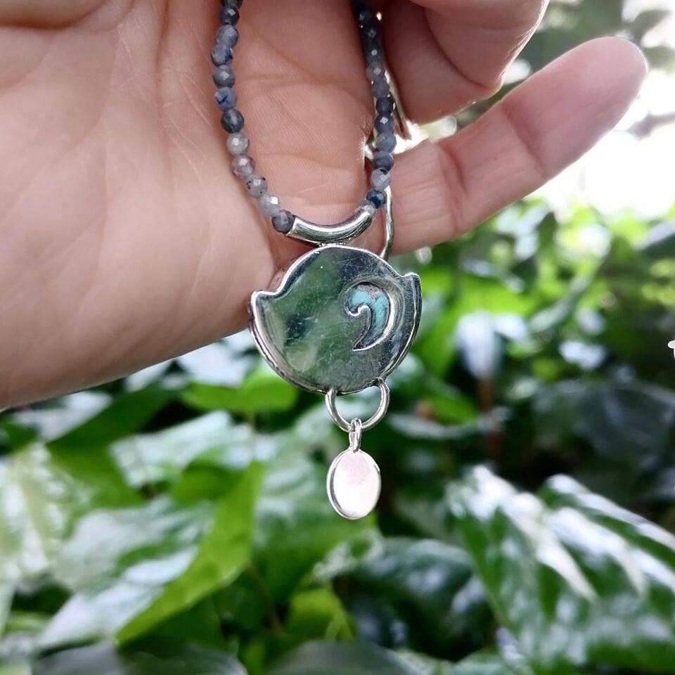 Kyanite Dizide Turkuaz ve Lapis Taşlı Gümüş Kolye