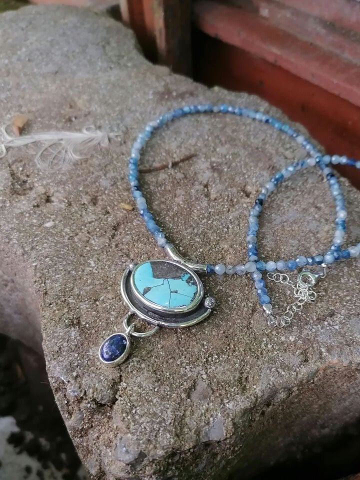 Kyanite Dizide Turkuaz ve Lapis Taşlı Gümüş Kolye