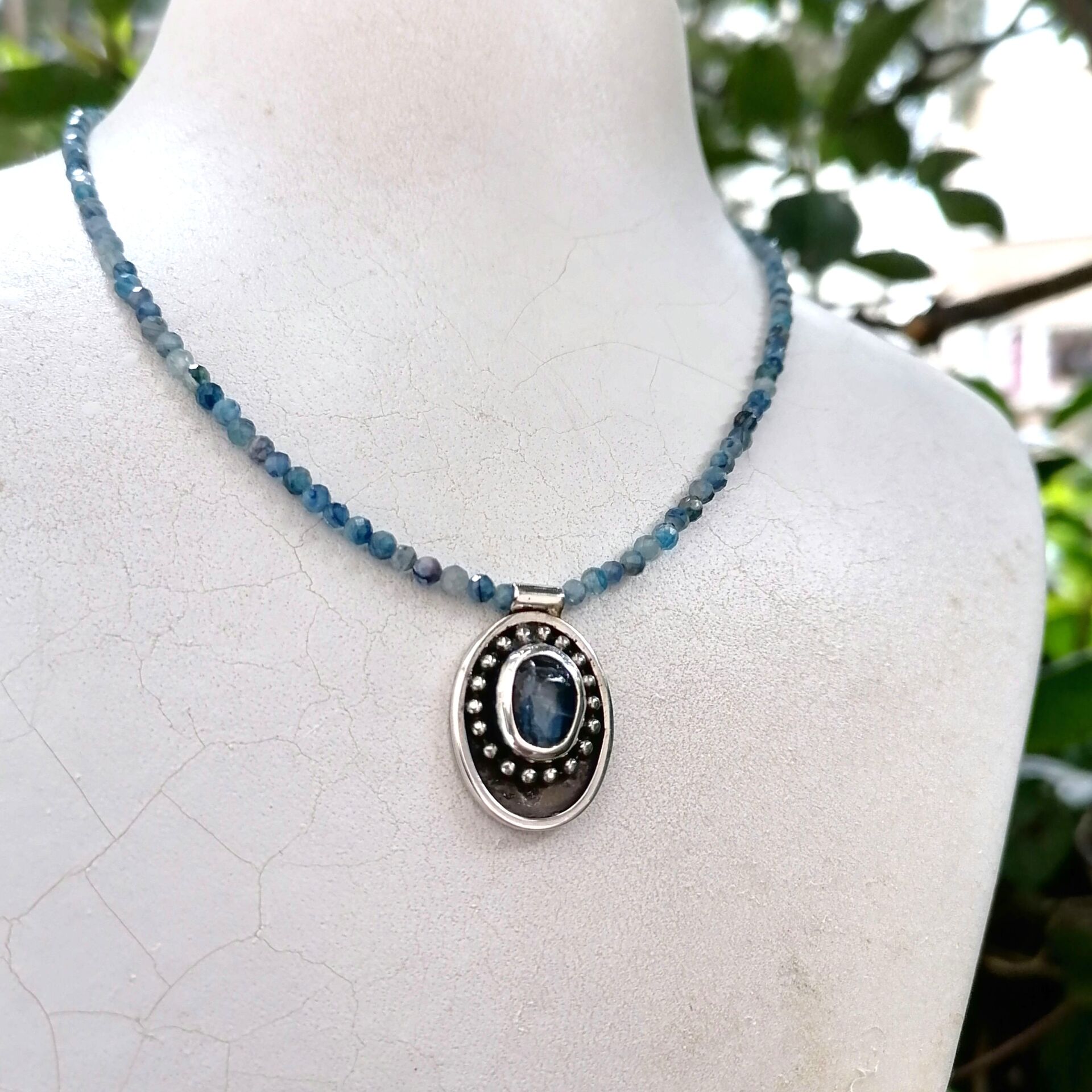 Kyanite Taşlı Gümüş Kolye