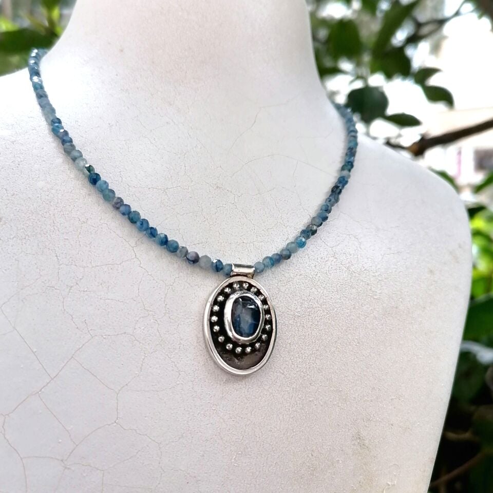 Kyanite Taşlı Gümüş Kolye