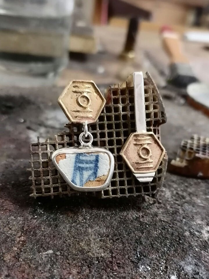 Antik Görünümlü Spiral Detaylı Küpe