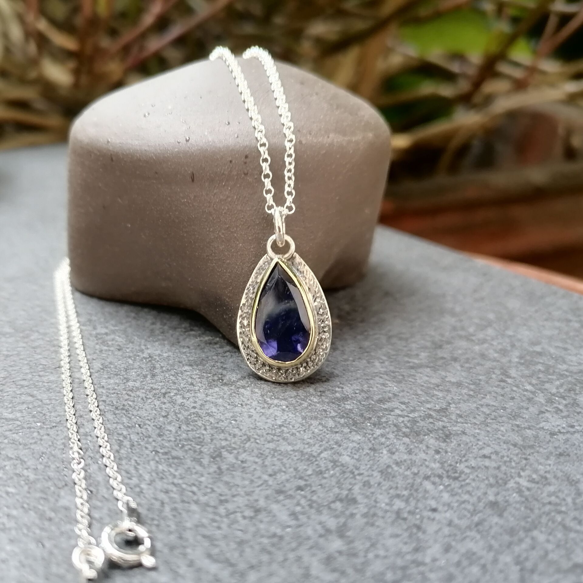 Uzun Damla Tanzanite Taşlı Gümüş Kolye Altın Sıvama