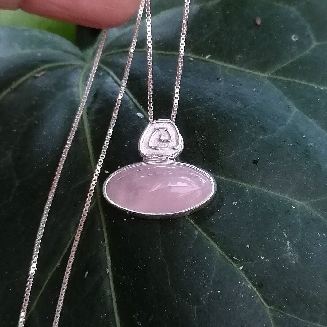 Elips Rose Quartz Gümüş Kolye