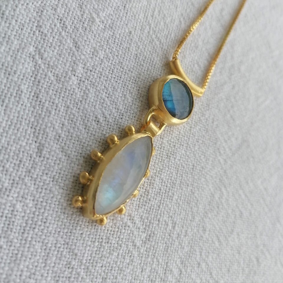 Labradorite ve Ay Taşlı Benekli Gümüş Kolye Altın Kaplama