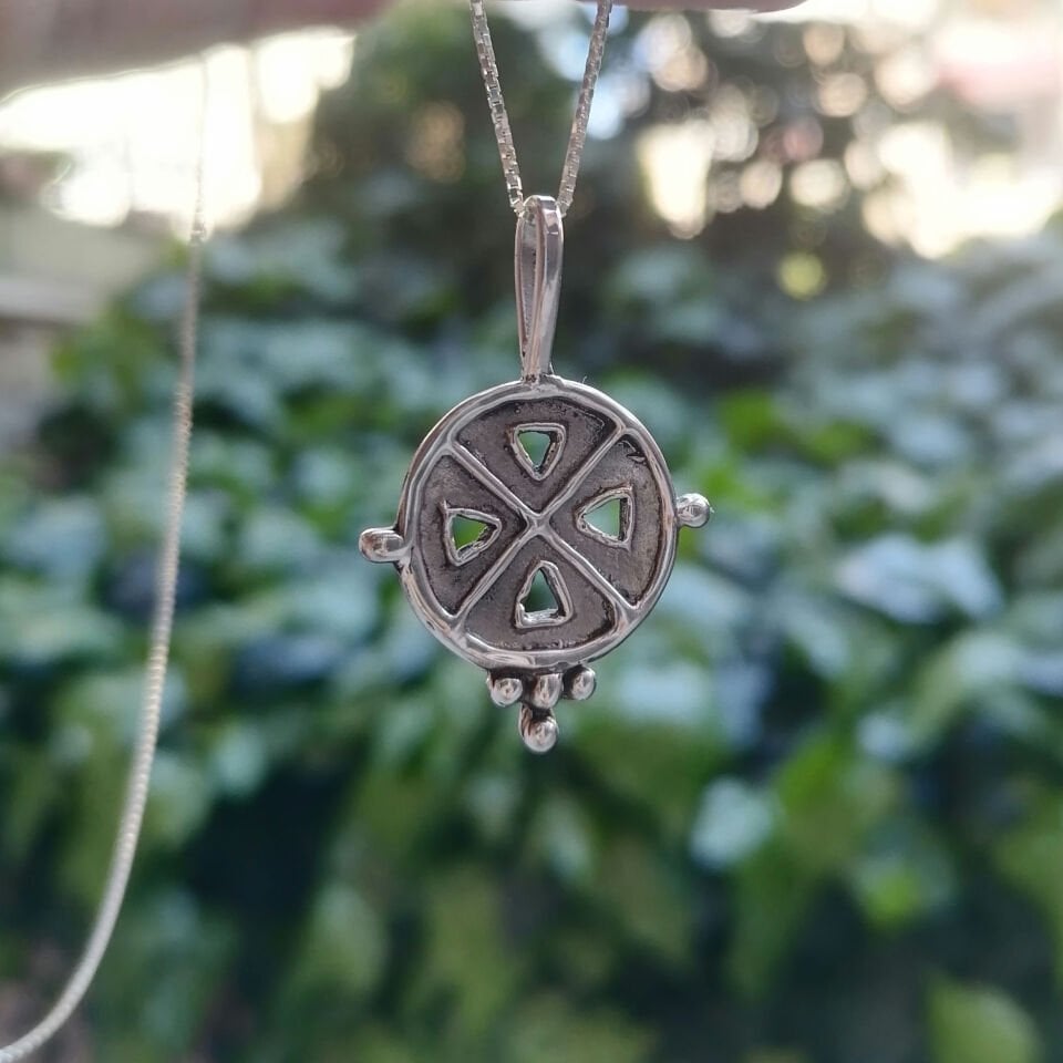 Benekli Totem Gümüş Kolye