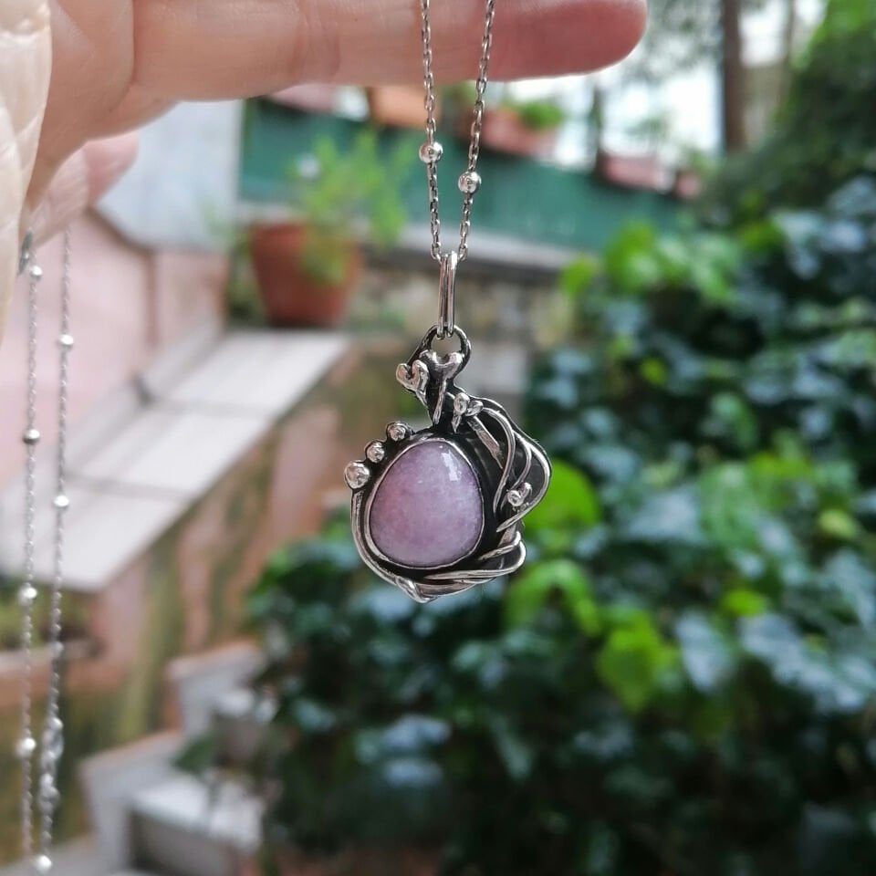 Üç Benek Lepidolite Taşlı Gümüş Kolye