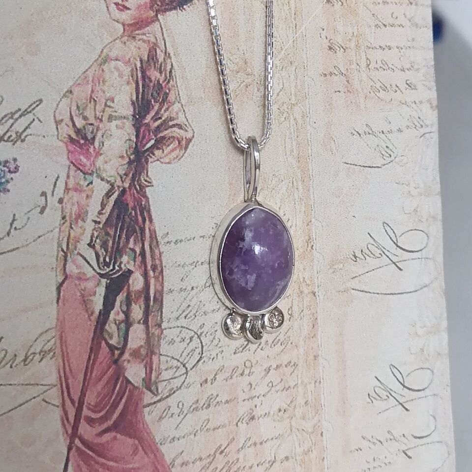 Oval Lepidolite Taşlı Gümüş Kolye