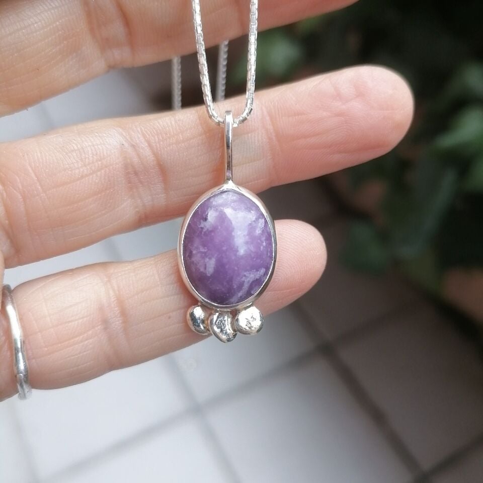 Oval Lepidolite Taşlı Gümüş Kolye