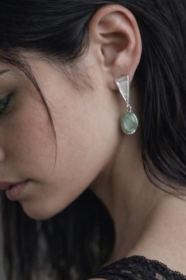 Prehnite Taşlı Gümüş Küpe