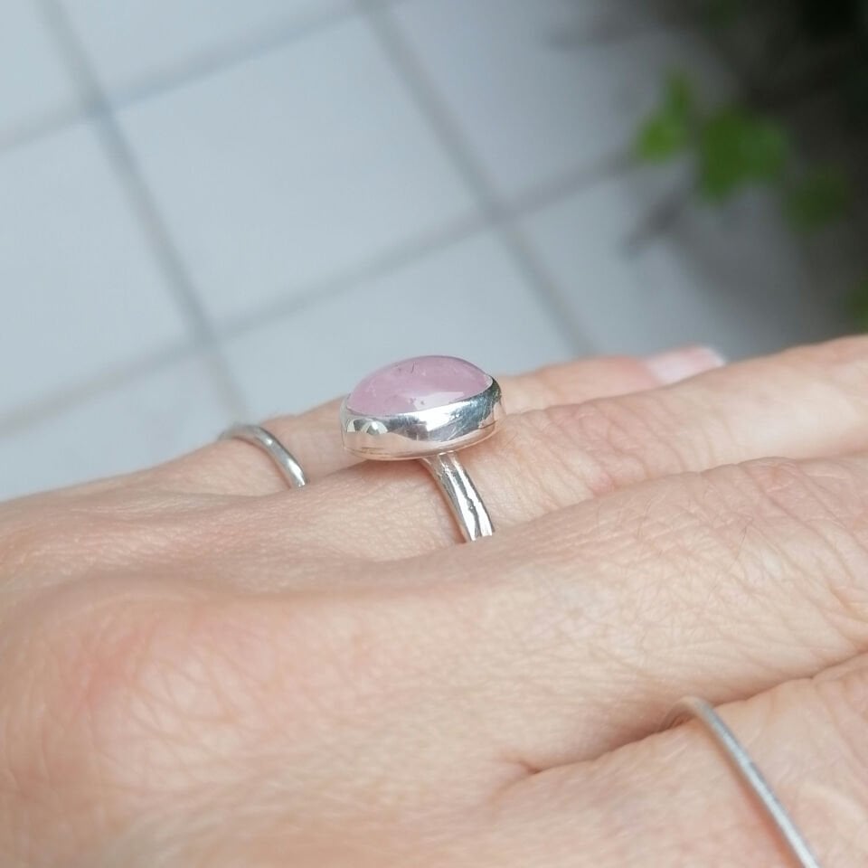 Oval Rose Quartz Gümüş Yüzük