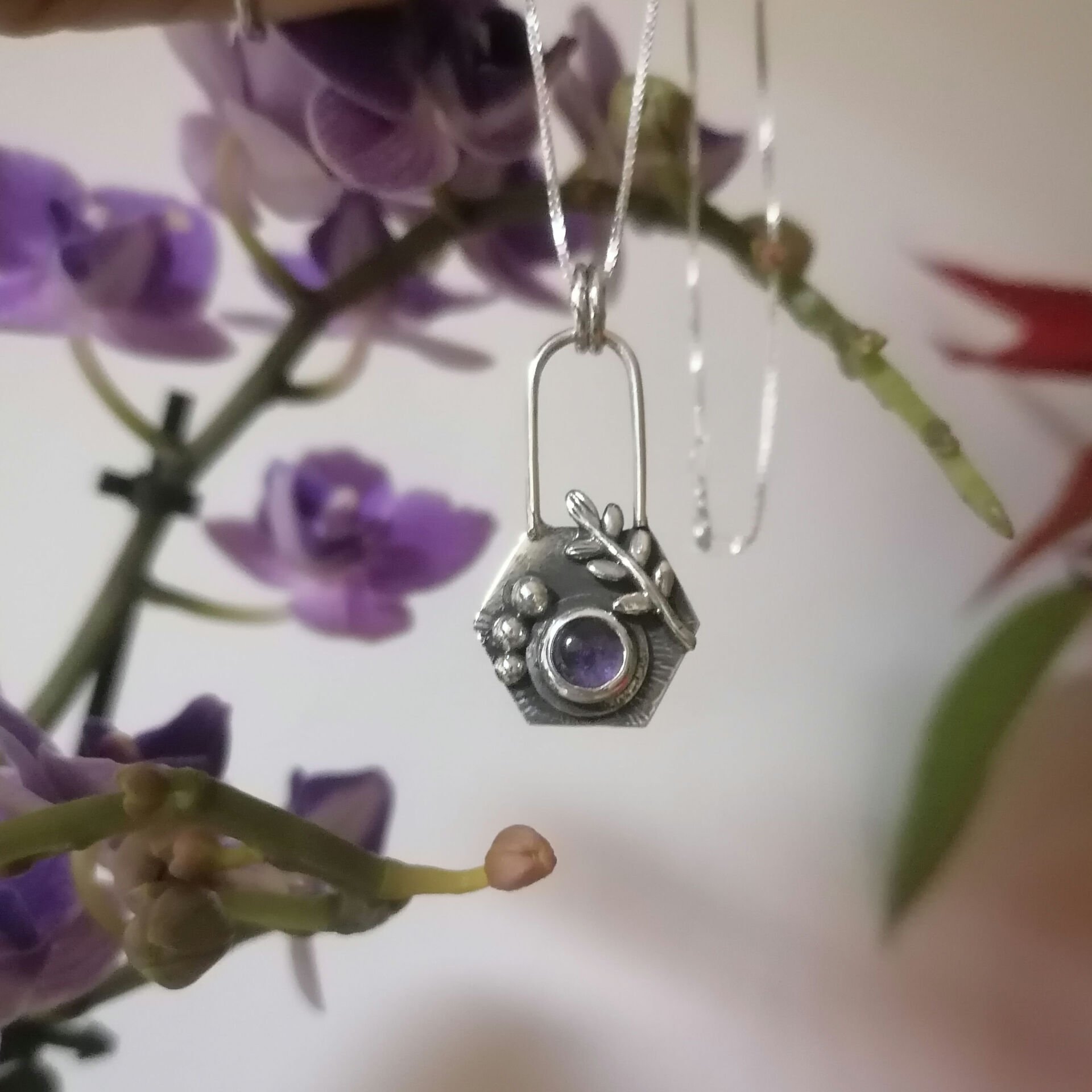 Ametist Taşlı Altıgen Gümüş Kolye