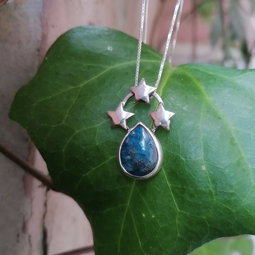 Apatite Taşlı Gümüş Yıldızlı Kolye