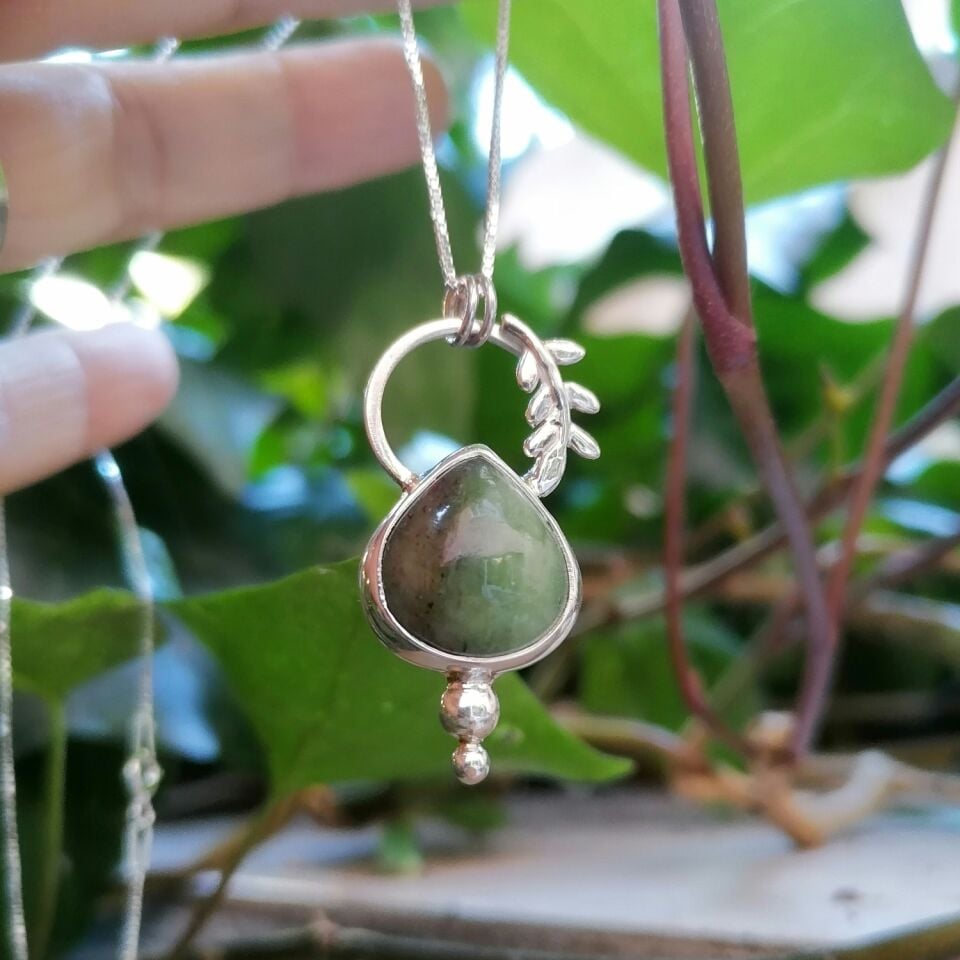 Damla Chrysoprase Taşlı Gümüş Kolye