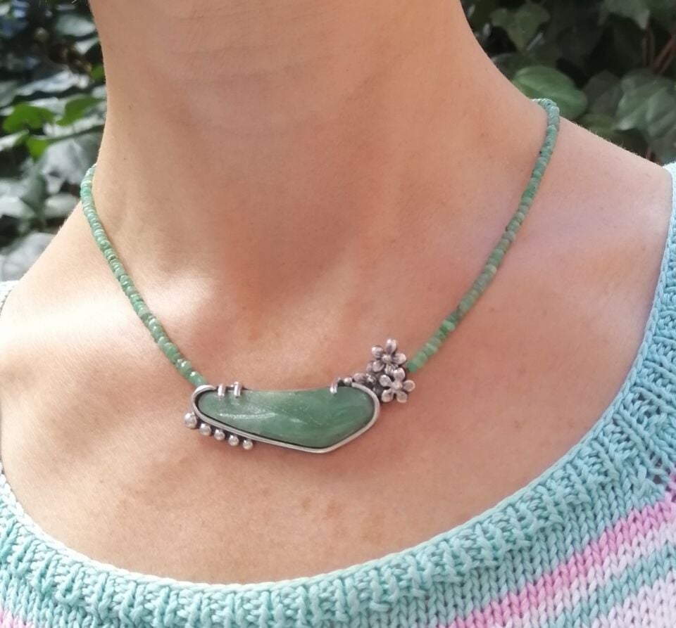 Zümrüt ve Aventurine Taşlı Gümüş Bahar Kolye