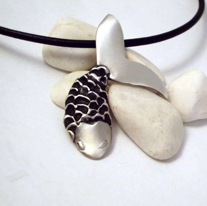 Gümüş Balık Okside Deri Kordon kolye