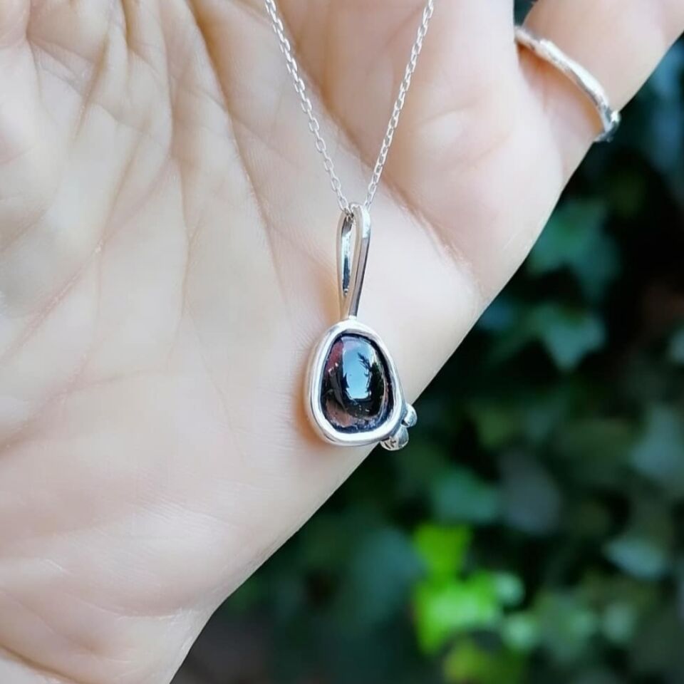 Turmalin Taşlı Çift Benek Gümüş Kolye