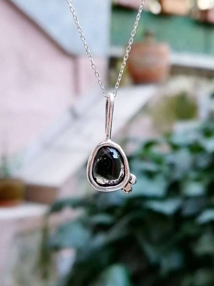 Turmalin Taşlı Çift Benek Gümüş Kolye