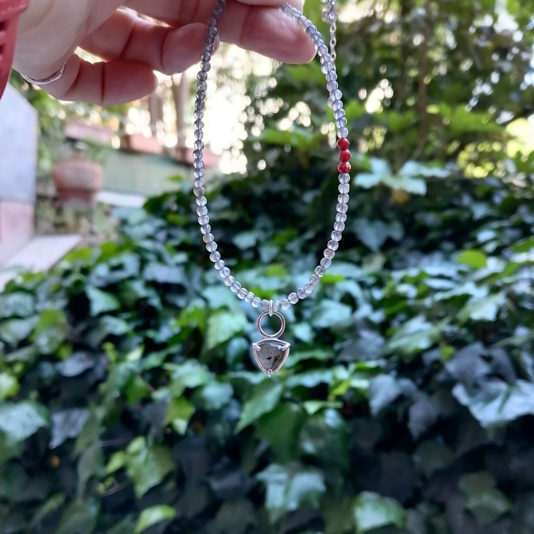 Gri Labradorite Taşlı Gümüş Kolye