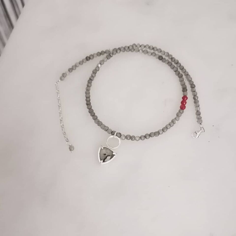 Gri Labradorite Taşlı Gümüş Kolye