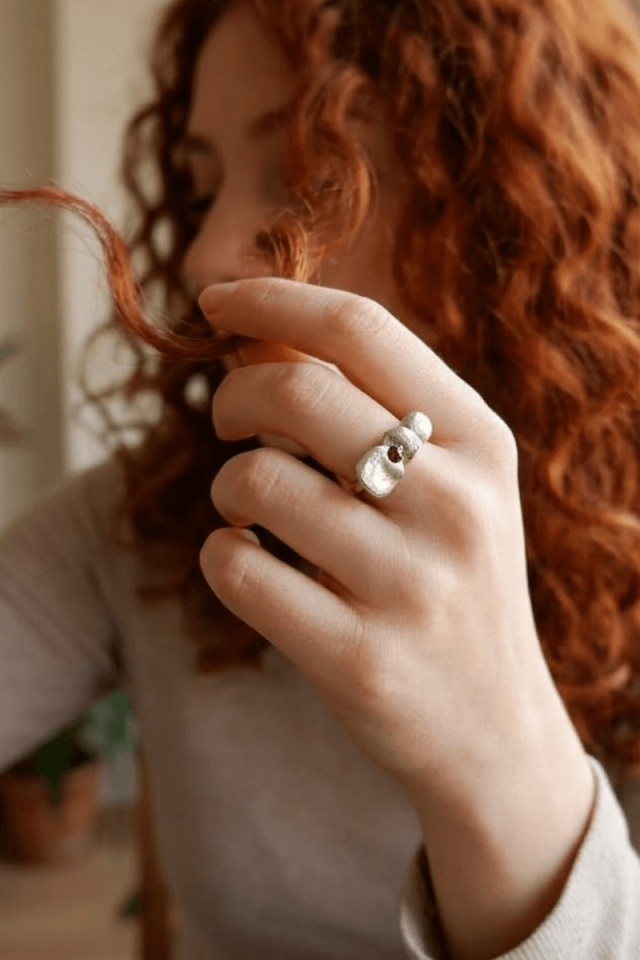 garnet taşlı quadrate yüzük