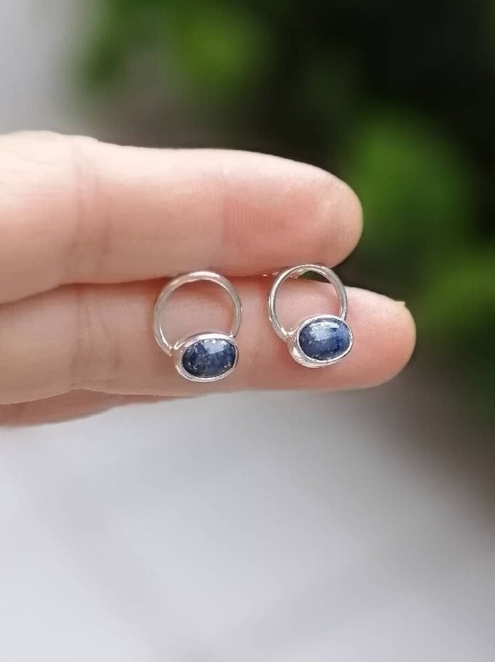 Oval Lapis Taşlı Küpe