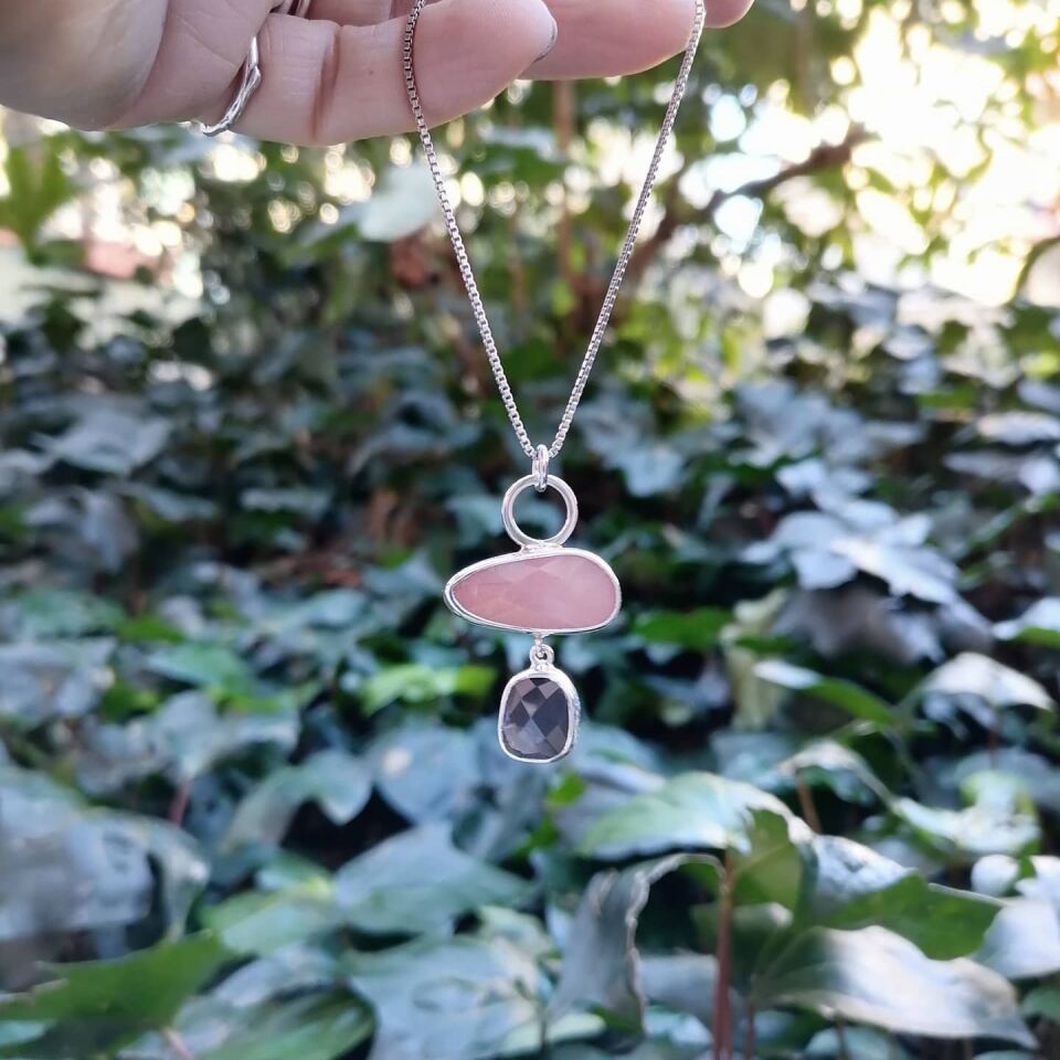 Pembe ve Gri Aytaşı Kolye