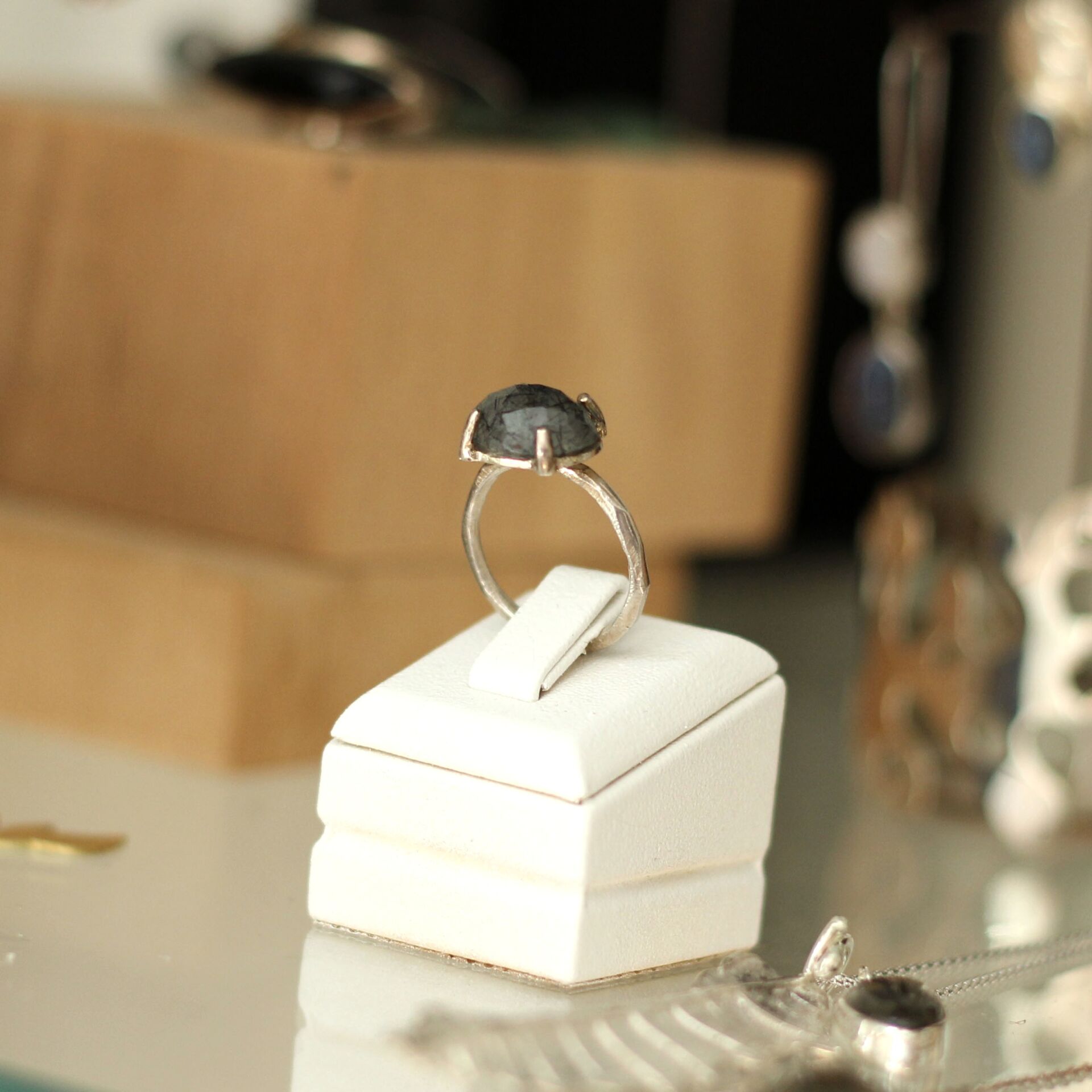 Faset Kesim Rutil Kuvars Taşlı  Gümüş Yüzük