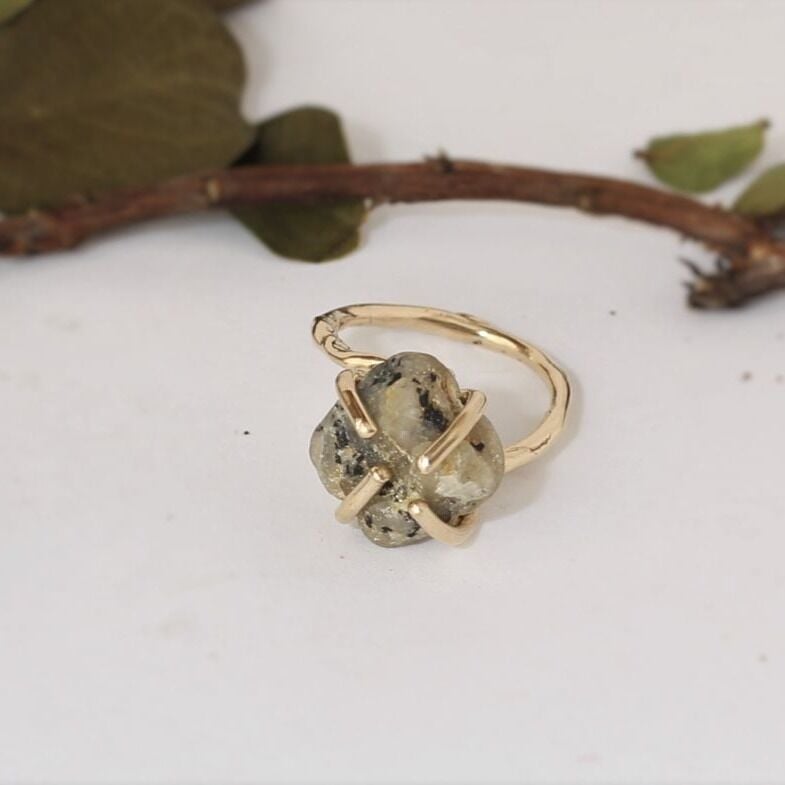 Çakıl Taşlı Bronz Yüzük