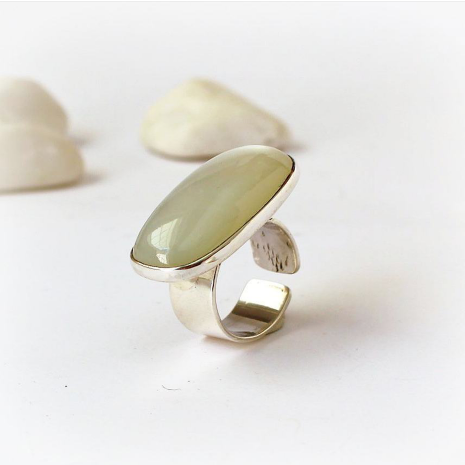 Gri Ay Taşlı Gümüş Yüzük