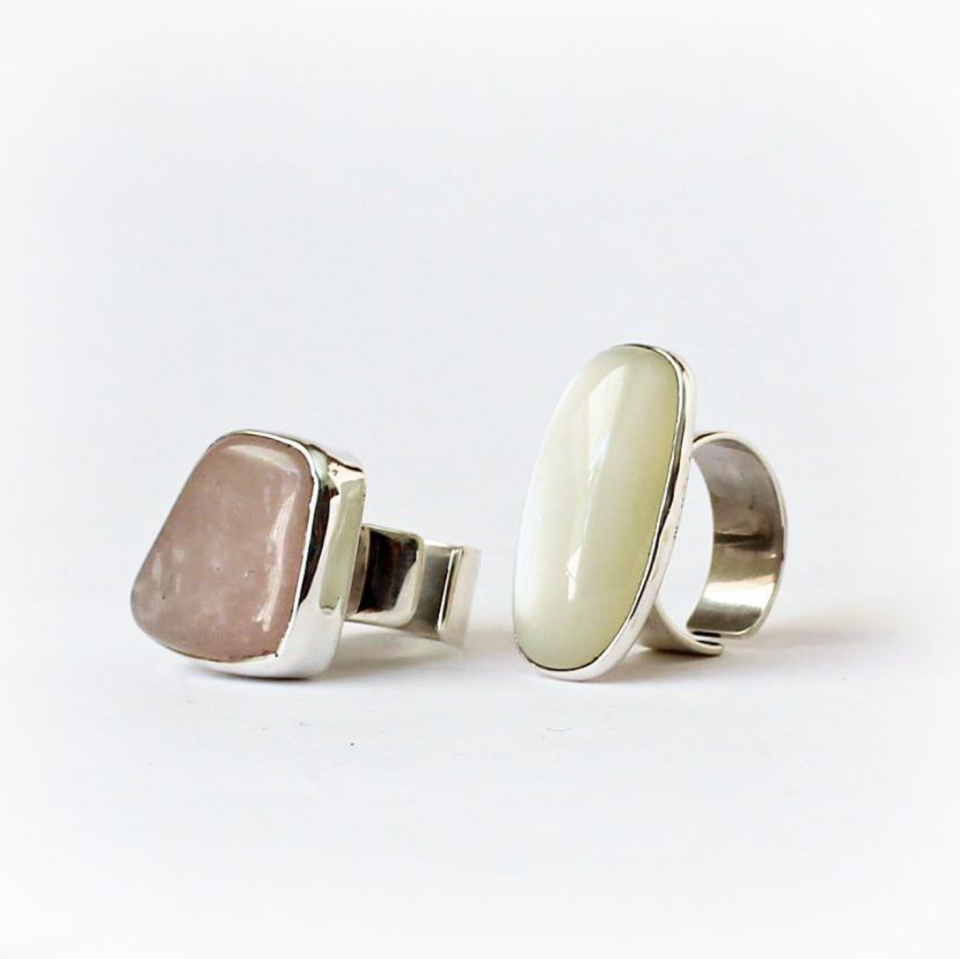 Gri Ay Taşlı Gümüş Yüzük