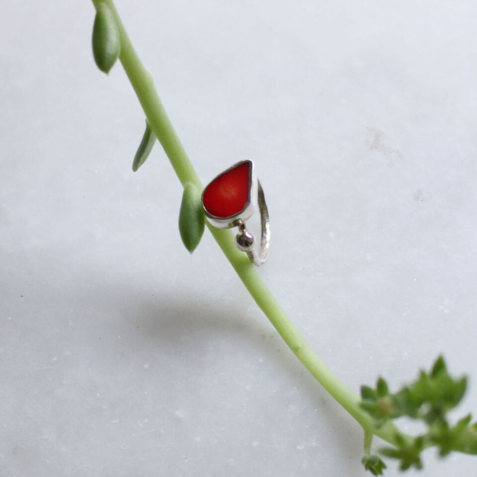 Mercan Taşlı Damla Gümüş Yüzük