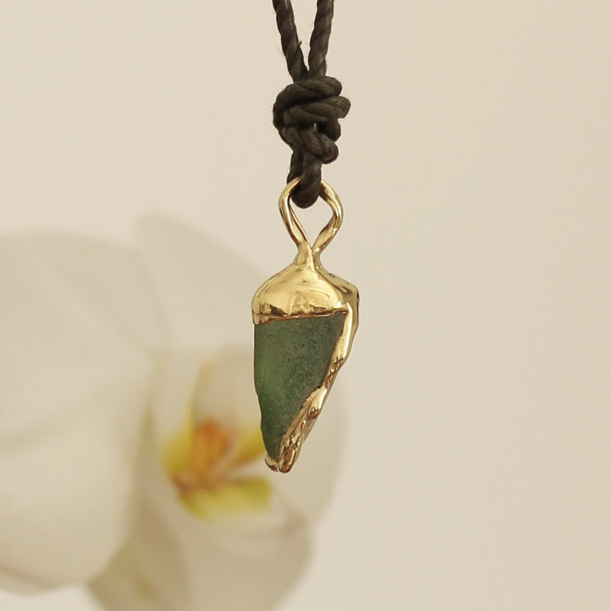 Yeşil Deniz Camı Bronz Kolye