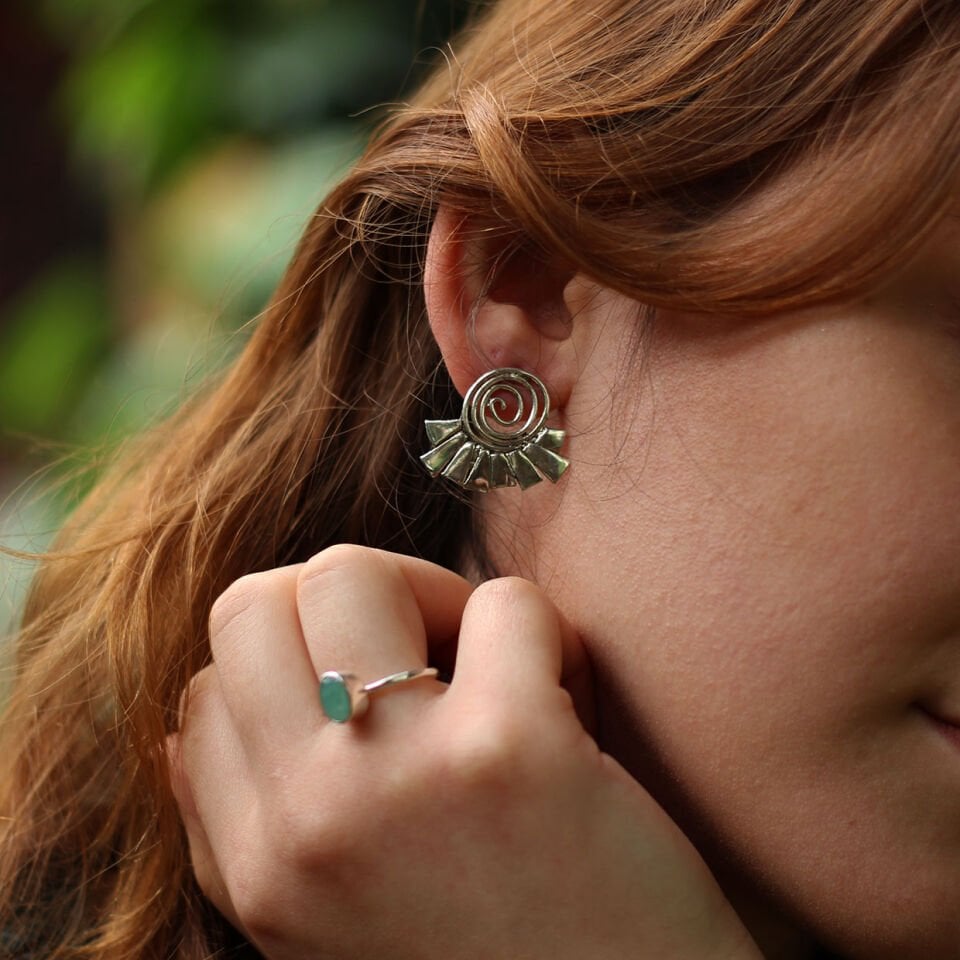 Çift Renkli Yelpaze Gümüş Küpe