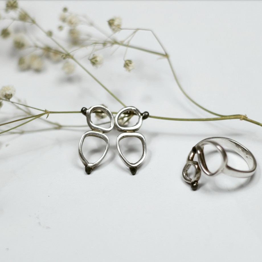 İki Damla Gümüş Küpe