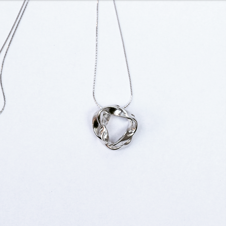 Gümüş Kıvrım kolye