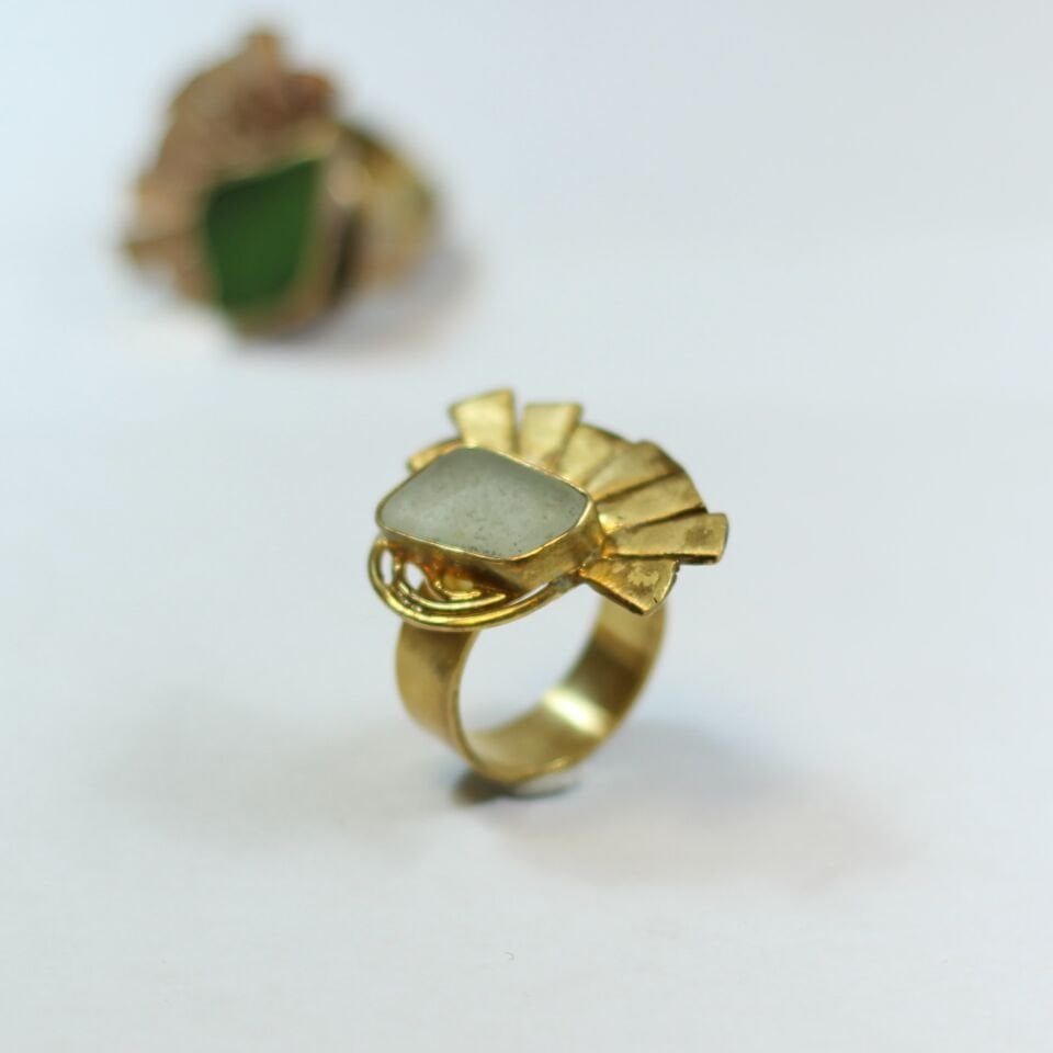 Beyaz Deniz Camı Papatya Bronz Yüzük